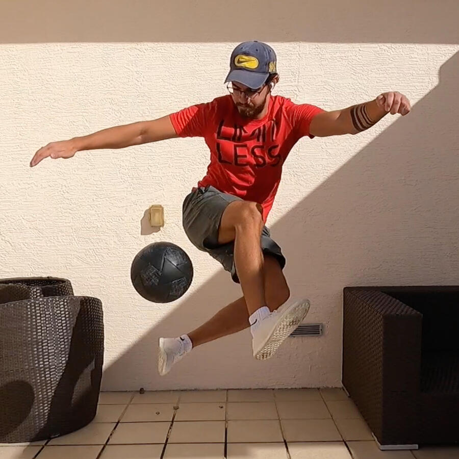 Majfred doing the Air Jester